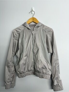 Lululemon Before Dawn Jacket Chrome Size 4 Gray